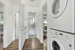 034_F8_2087 Ascot Dr unit 124