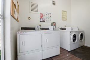035_F8_2087 Ascot Dr unit 124