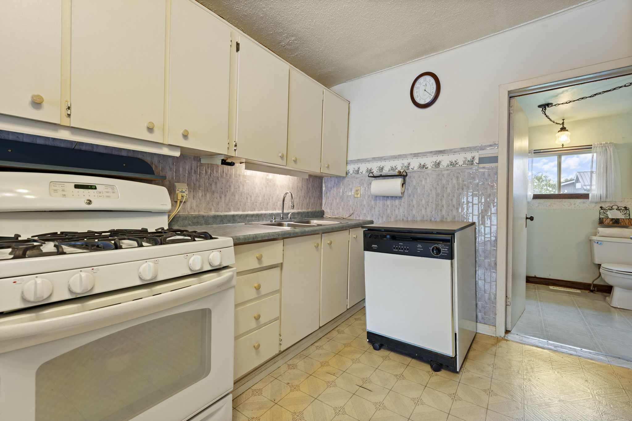  Photo 12