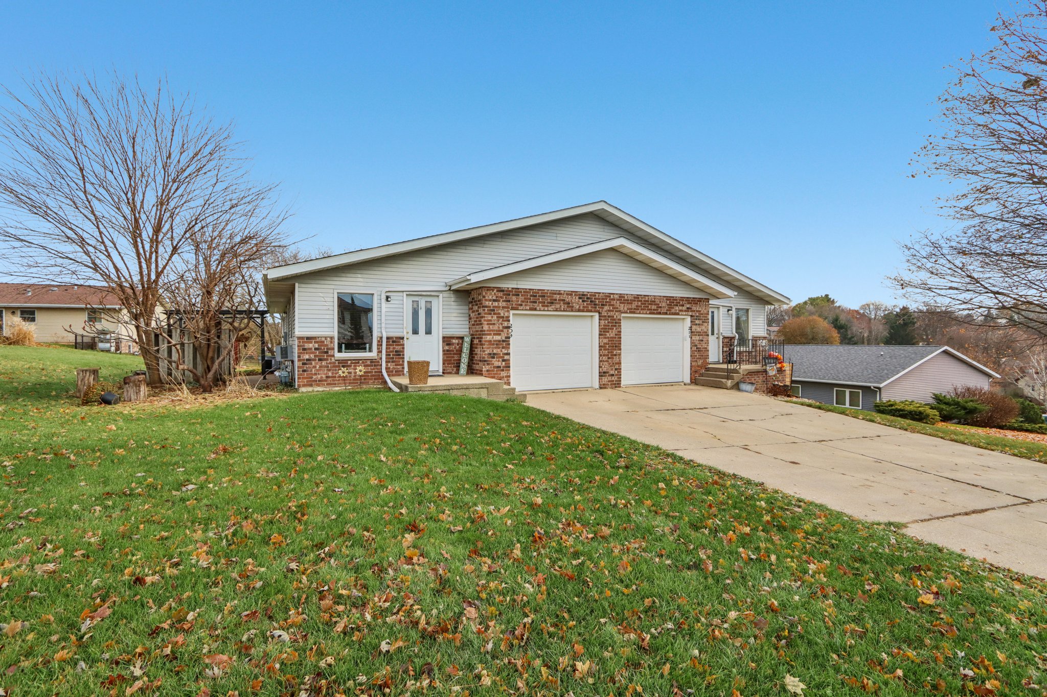 209-211 Buechner Drive-S2211-004.jpg