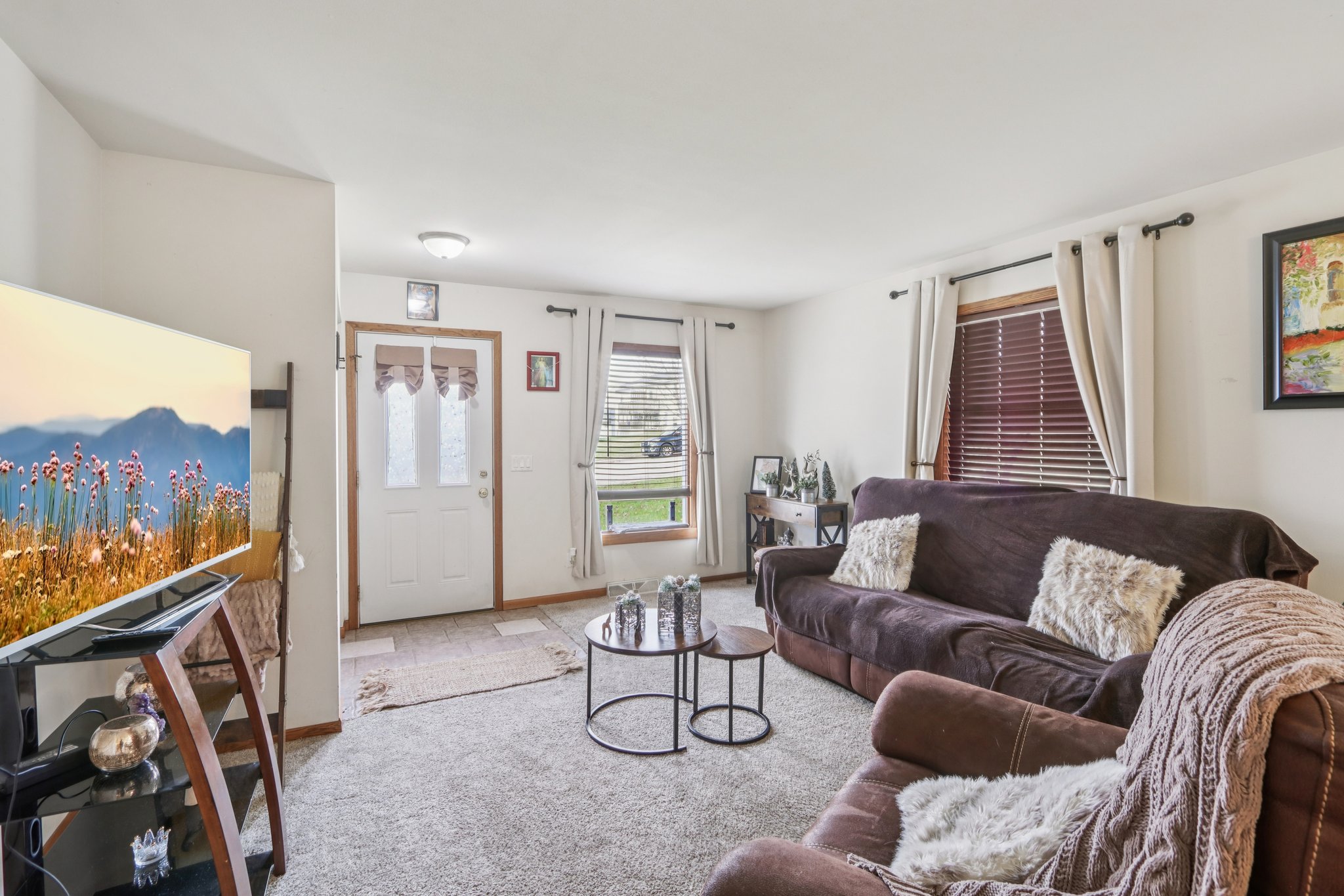 209-211 Buechner Drive-S2211-007.jpg