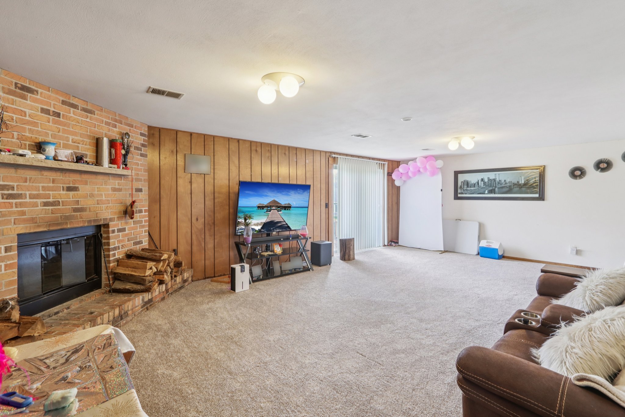 209-211 Buechner Drive-S2211-011.jpg