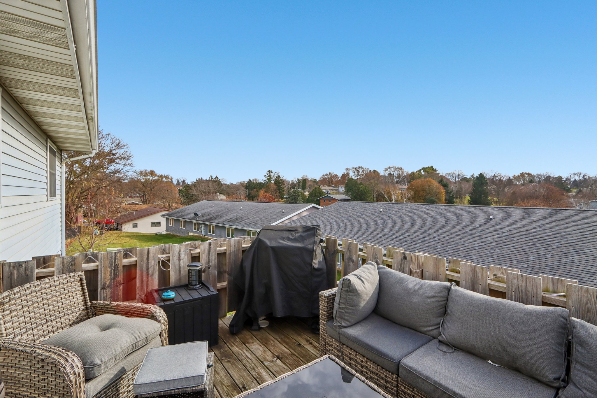 209-211 Buechner Drive-S2211-046.jpg