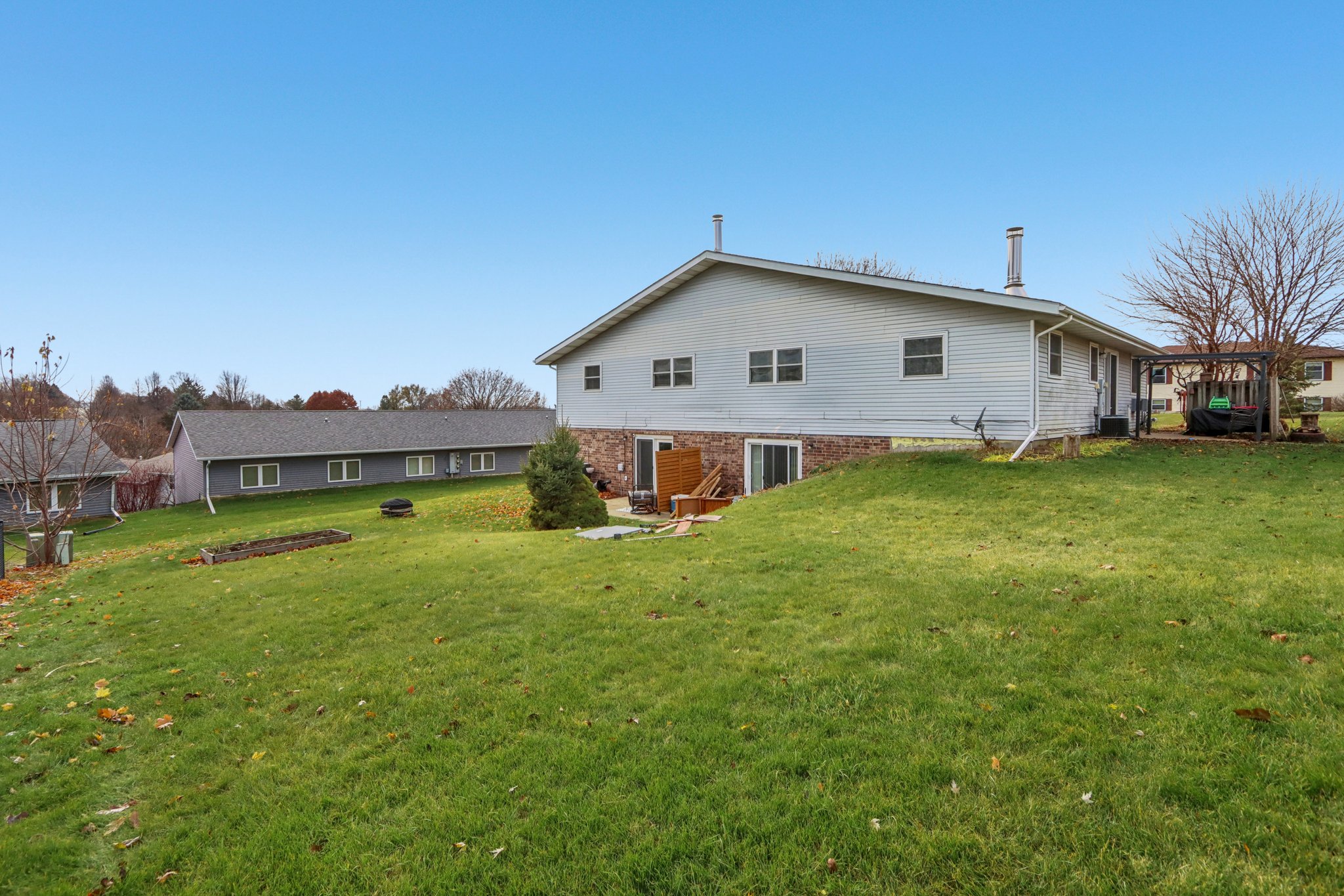 209-211 Buechner Drive-S2211-051.jpg