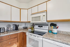 209-211 Buechner Drive-S2211-030.jpg