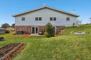 209-211 Buechner Drive-S2211-049.jpg