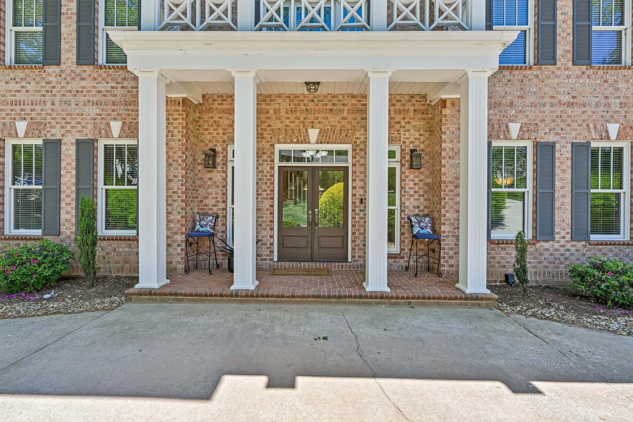 37th Avenue Pl-S2304-006.jpg