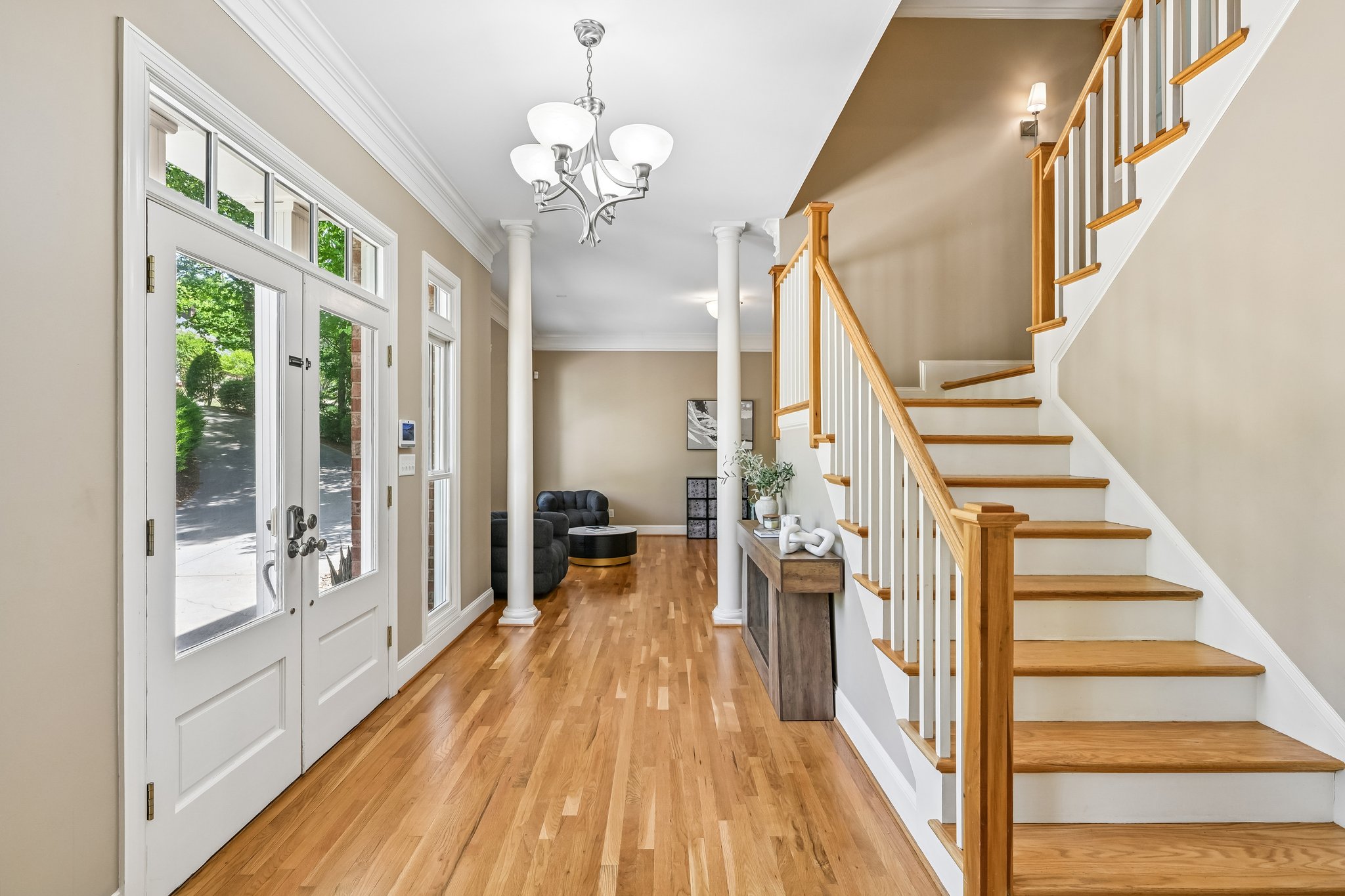 37th Avenue Pl-S2304-008.jpg