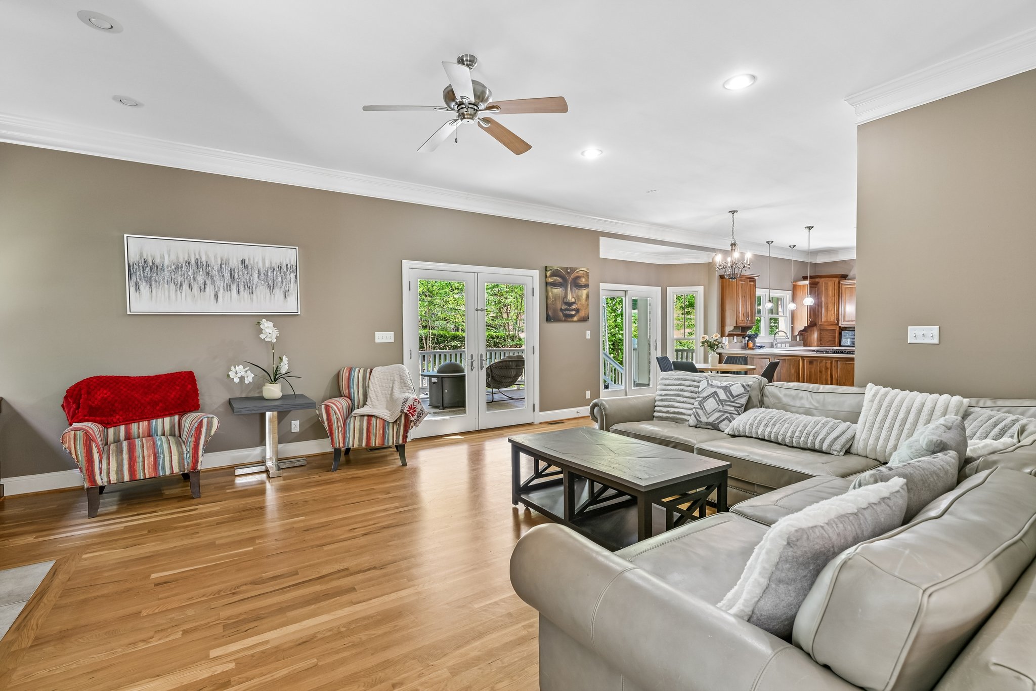 37th Avenue Pl-S2304-012.jpg