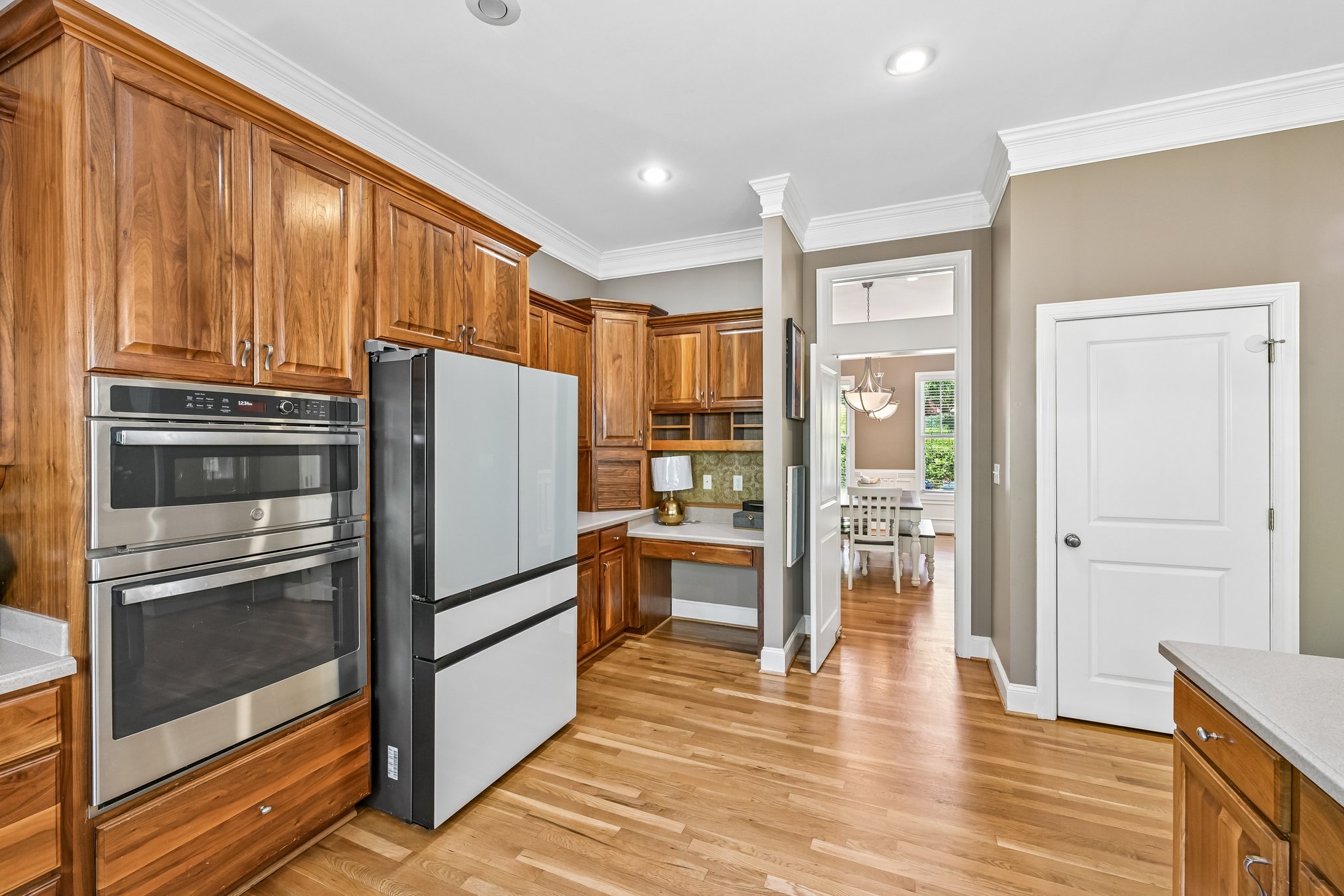 37th Avenue Pl-S2304-026.jpg