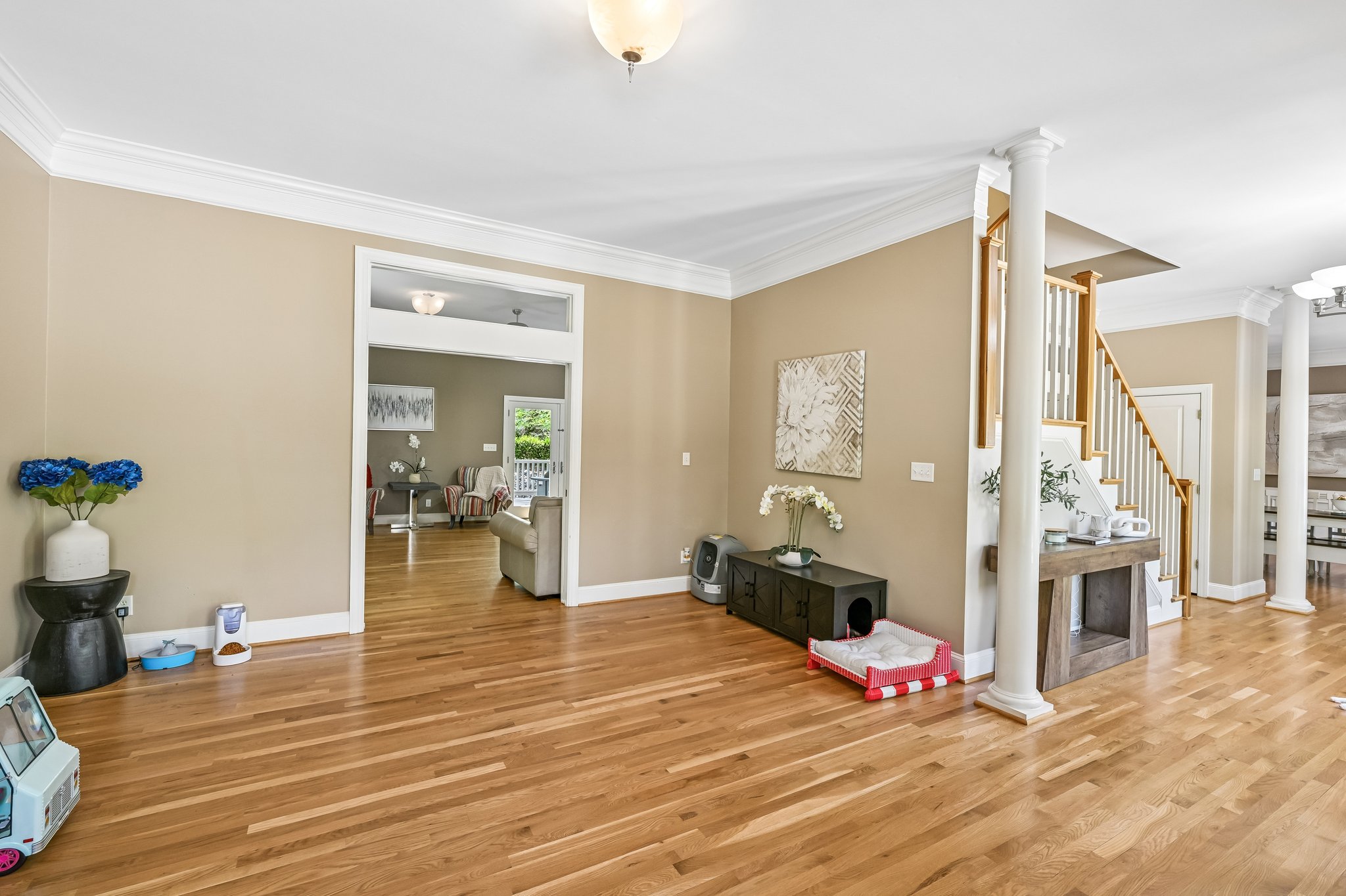 37th Avenue Pl-S2304-028.jpg