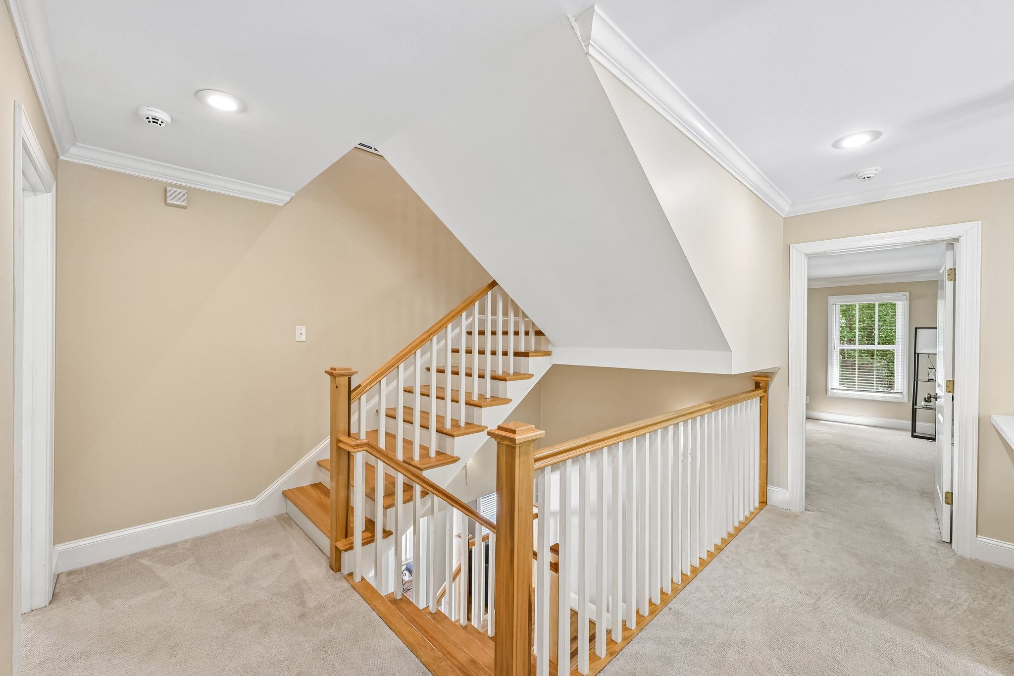 37th Avenue Pl-S2304-037.jpg