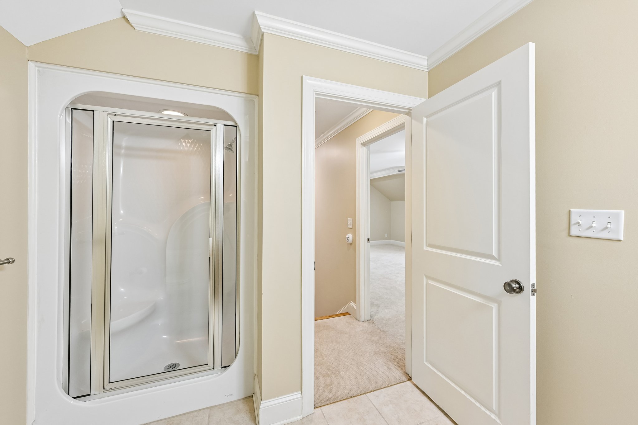 37th Avenue Pl-S2304-050.jpg