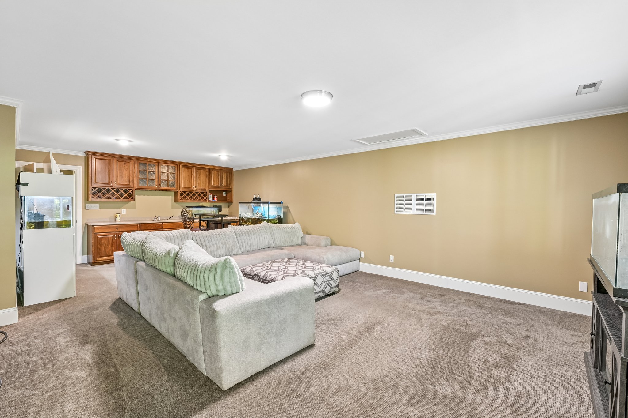 37th Avenue Pl-S2304-055.jpg