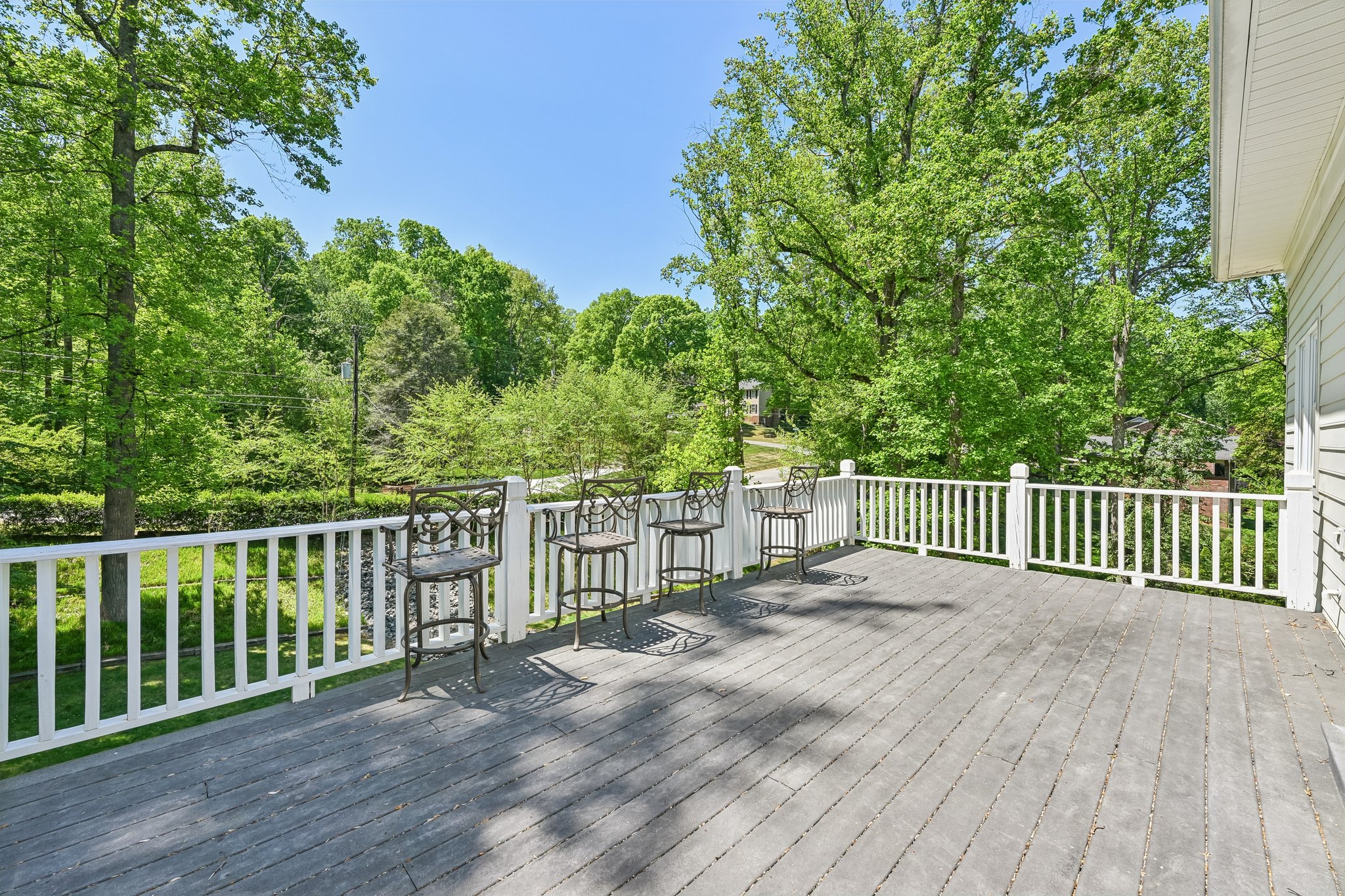 37th Avenue Pl-S2304-059.jpg