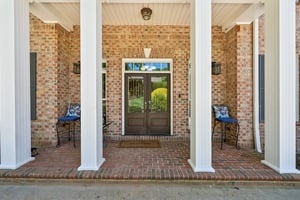 37th Avenue Pl-S2304-007.jpg