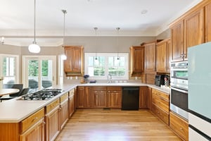 37th Avenue Pl-S2304-023.jpg