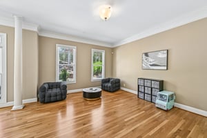 37th Avenue Pl-S2304-027.jpg