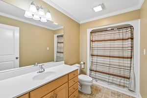 37th Avenue Pl-S2304-030.jpg