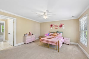 37th Avenue Pl-S2304-032.jpg