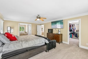 37th Avenue Pl-S2304-044.jpg