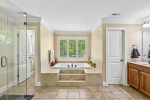 37th Avenue Pl-S2304-046.jpg