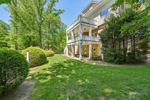 37th Avenue Pl-S2304-068.jpg