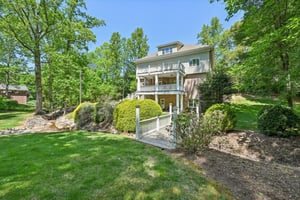 37th Avenue Pl-S2304-069.jpg