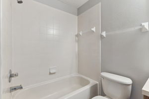 Photo 32