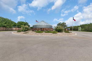  Photo 0
