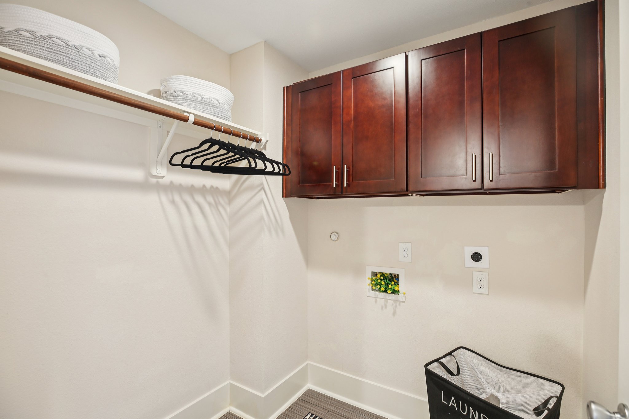 Burr St C-yellow door-S1303-025.jpg