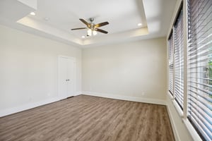 Burr St C-yellow door-S1303-032.jpg