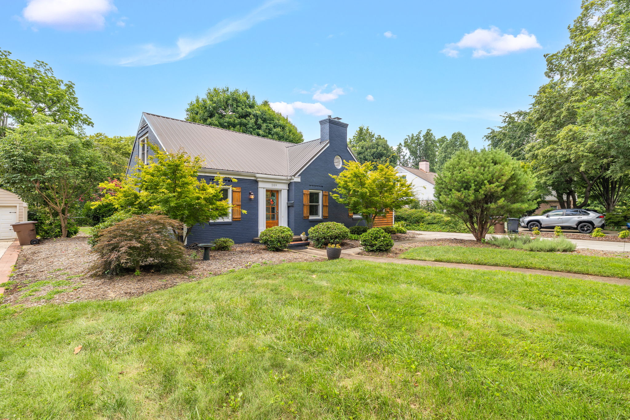 209 E Avondale Dr-4