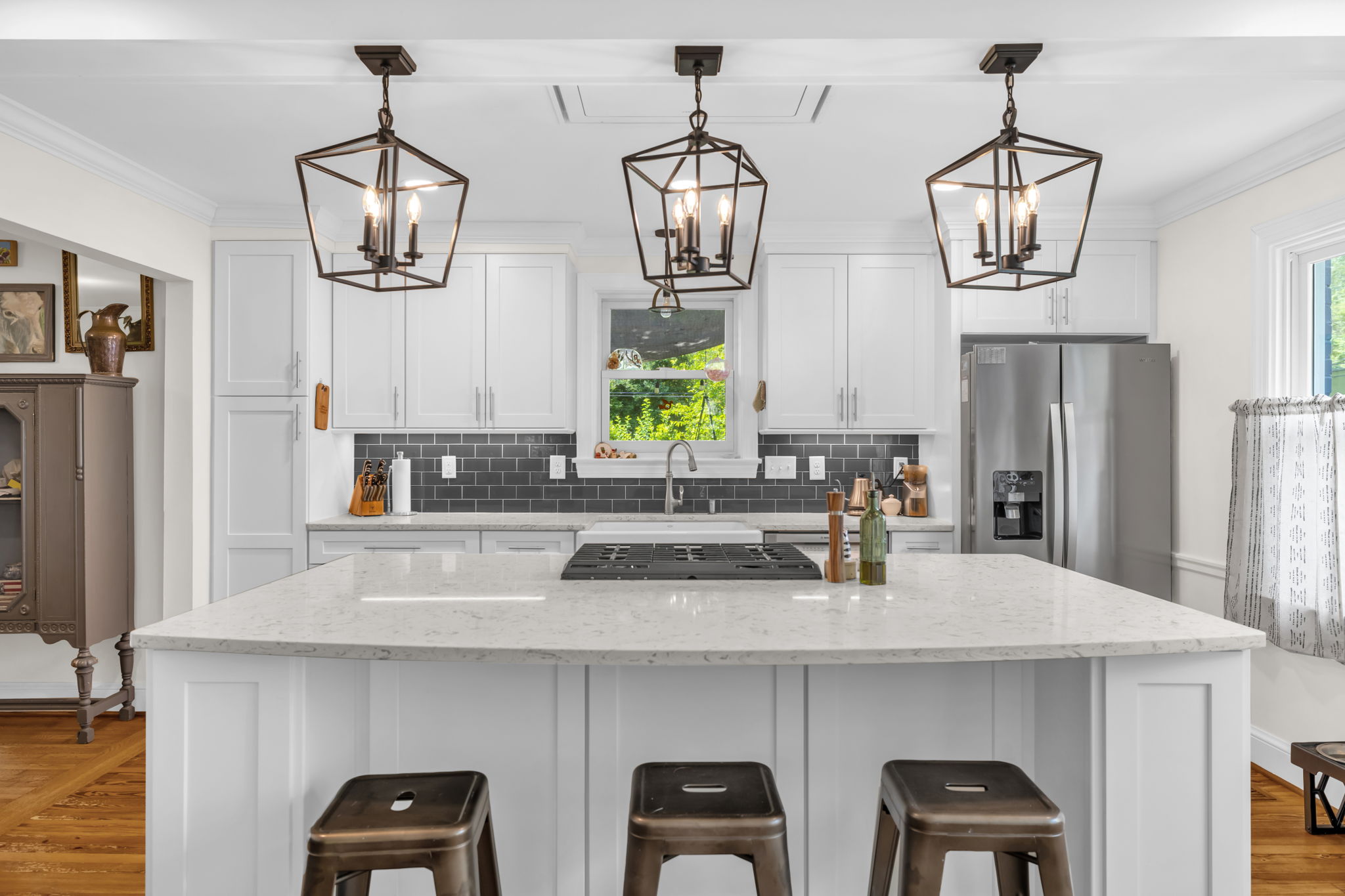 209 E Avondale Dr-10