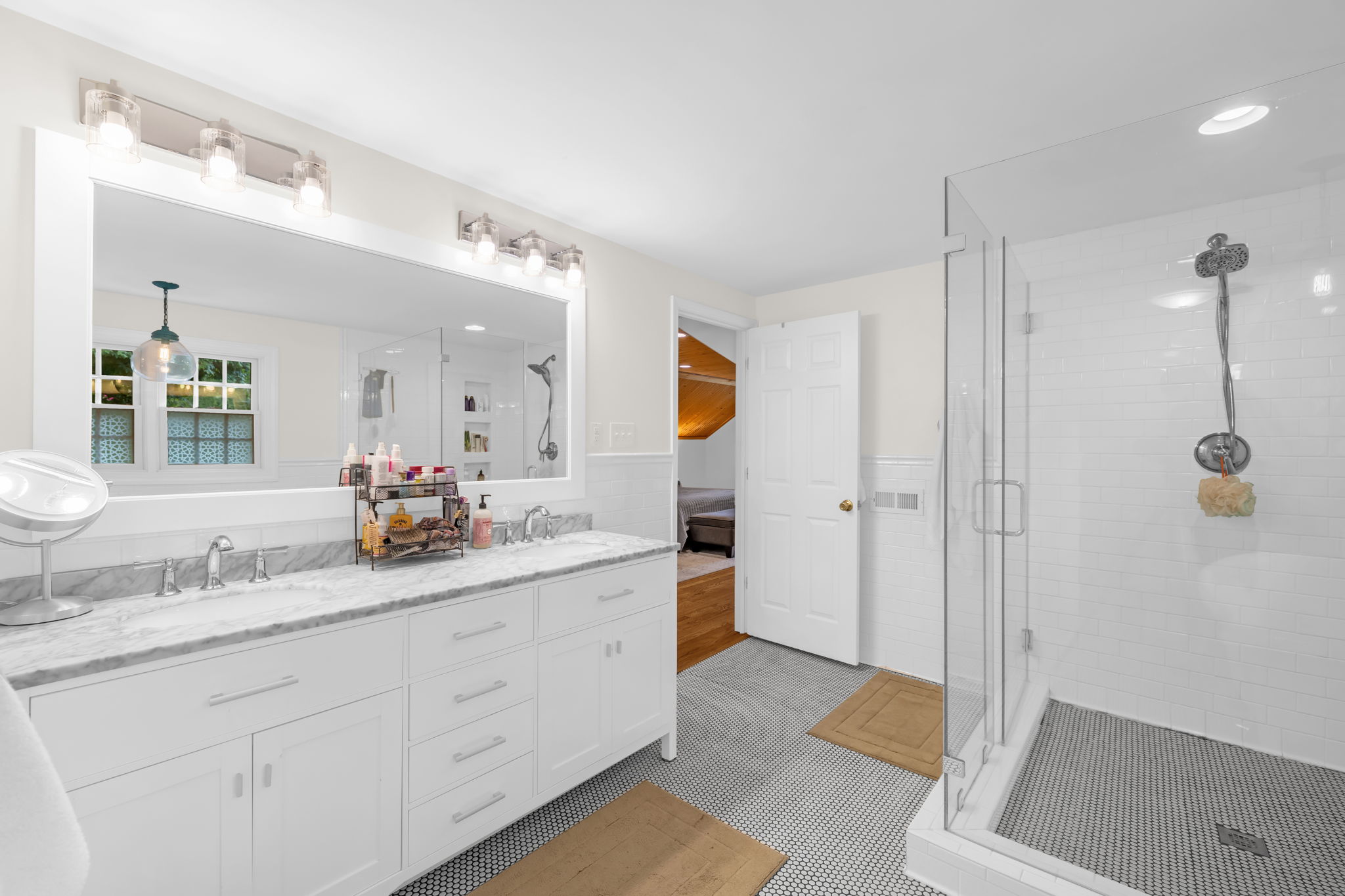 209 E Avondale Dr-25