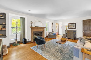 209 E Avondale Dr-7