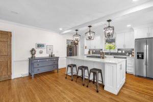 209 E Avondale Dr-11