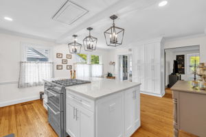 209 E Avondale Dr-13