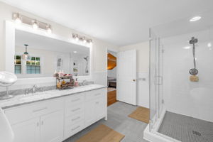209 E Avondale Dr-25
