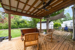 209 E Avondale Dr-33
