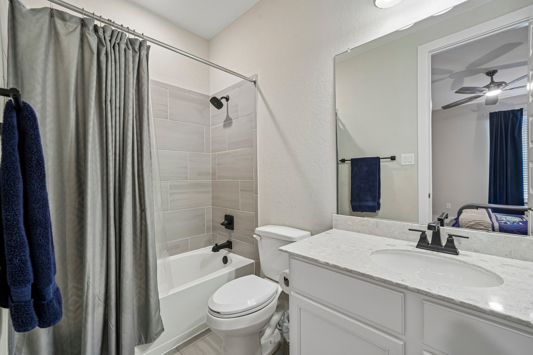 Englewood Ln-S2207-034.jpg