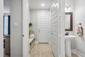 Englewood Ln-S2207-036.jpg