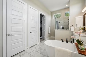 Englewood Ln-S2207-040.jpg