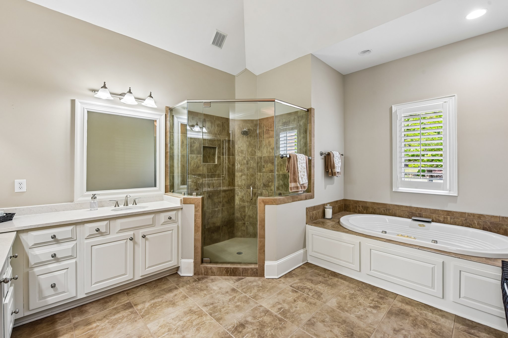 Glenmoor Dr-S2604-023.jpg