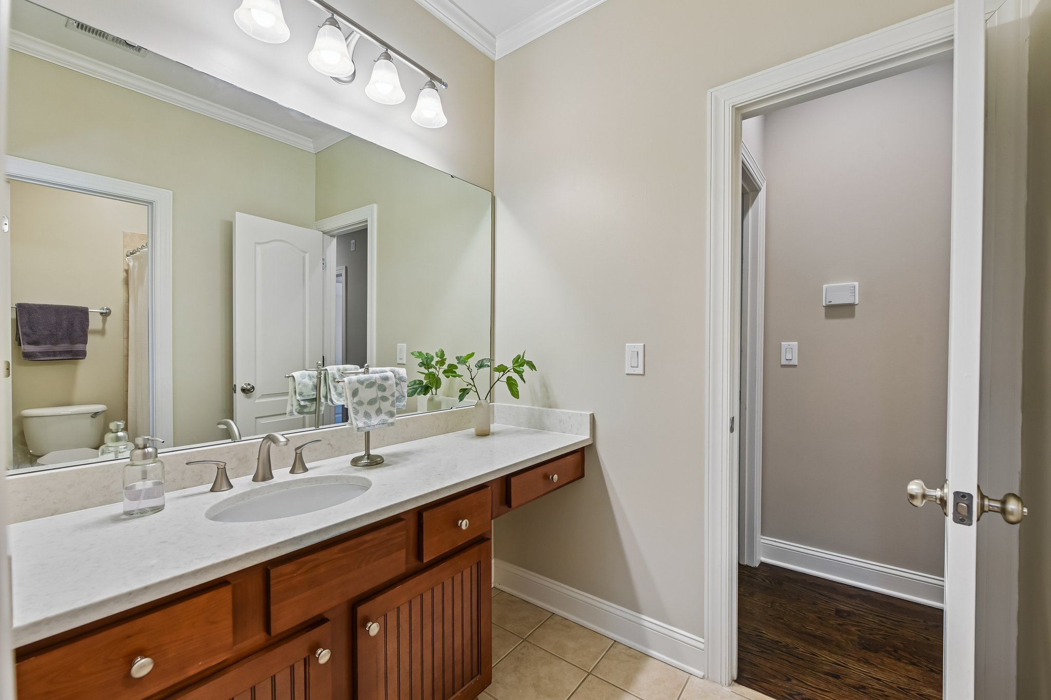 Glenmoor Dr-S2604-034.jpg