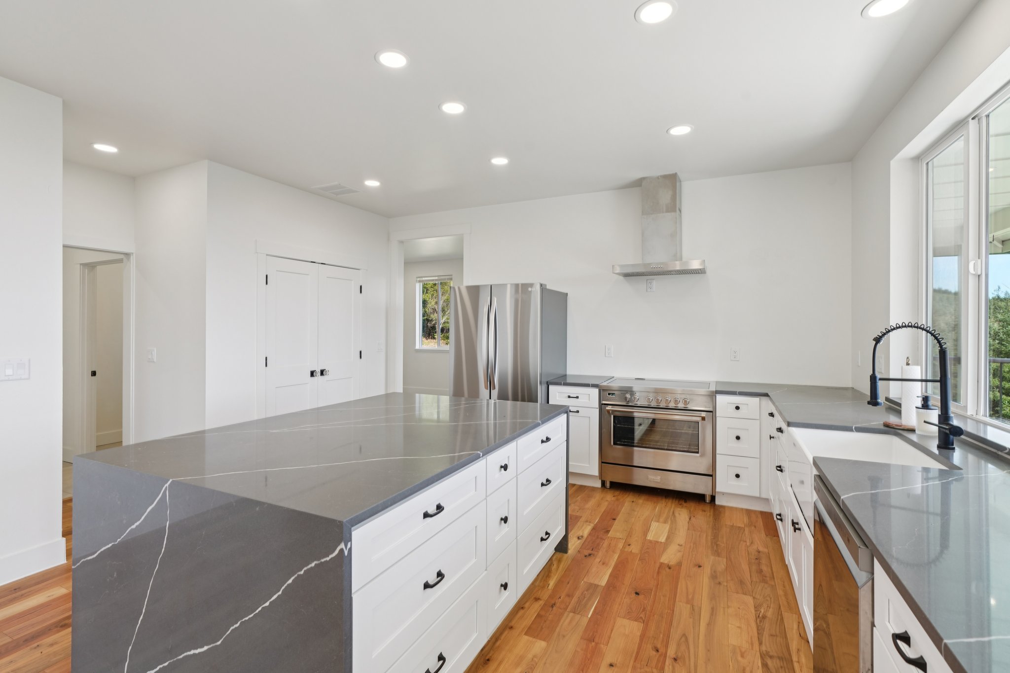 High Bank Ln-S0604-018.jpg