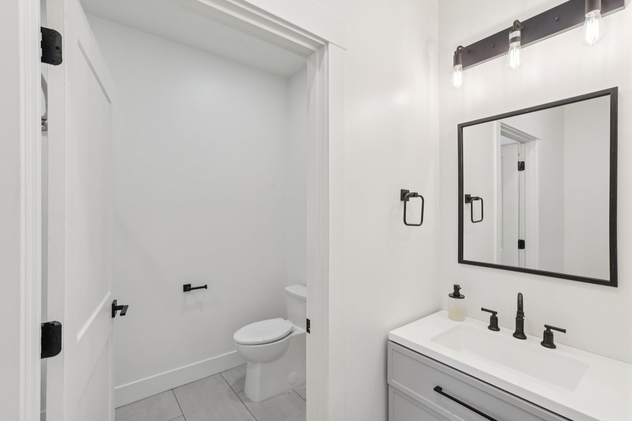 High Bank Ln-S0604-046.jpg