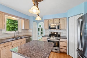 Jaclyn Dr-S0707-017.jpg