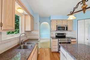Jaclyn Dr-S0707-018.jpg