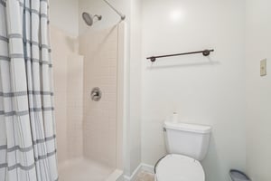 Jaclyn Dr-S0707-032.jpg